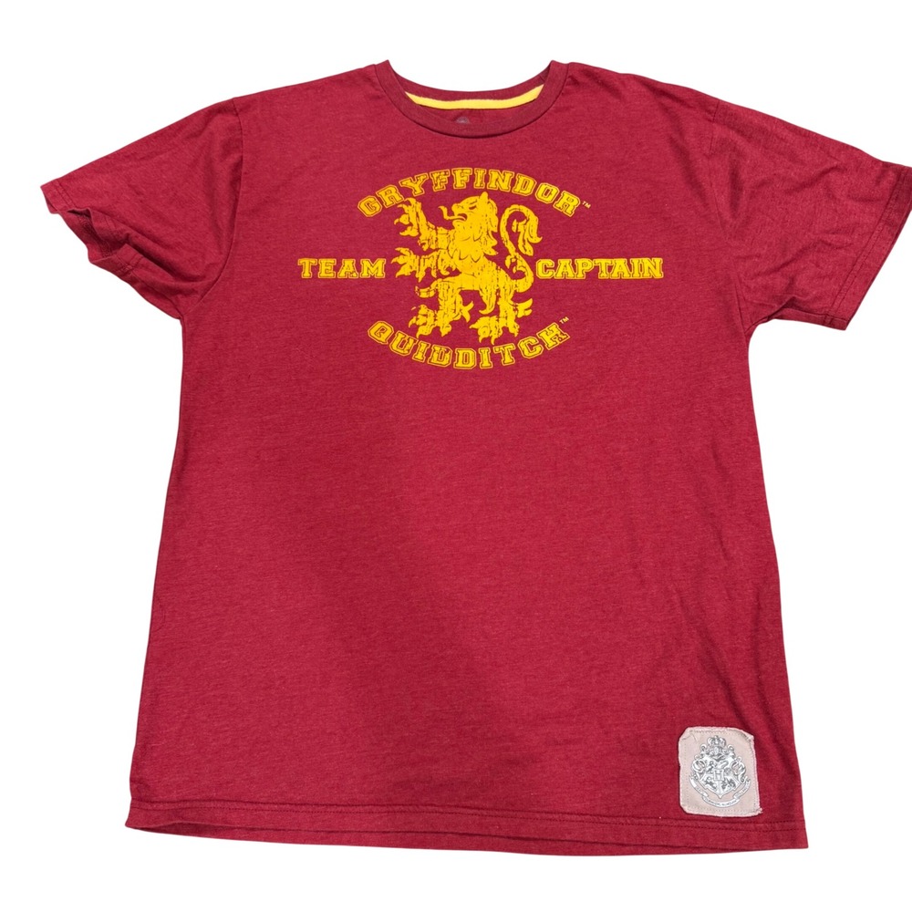 Harry Potter Gryffindor Team Captain Quidditch T-Shirt Red Medium Lion Graphic